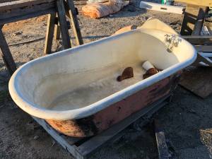 Antique Tub (Cheraw, SC)