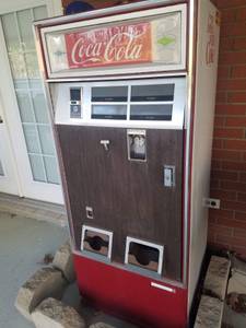 1958 Coke Machine (Ashland)