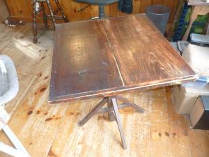 Rustic Accent Pedestal Table (East Dover)