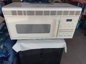 Microwave under counter (foothills)