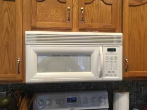 Microwave - White - Over the oven (Center Grove)