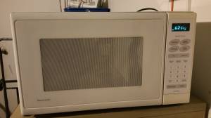 Large Kenmore Microwave White (Raleigh)