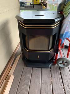 Whitfield pellet stove (West Richland)