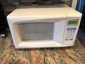Microwave Magic Chief Microwave Oven_900W (Schwenksville, PA)