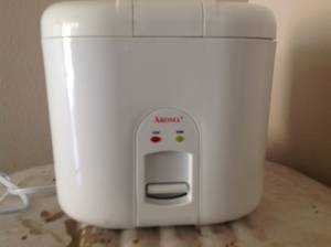 Aroma 4-8 cup rice cooker (West monroe)