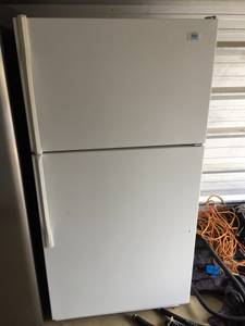 Top/bottom fridge and stove (Memphis)