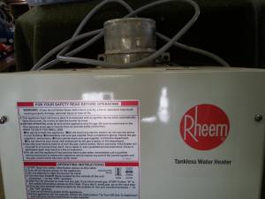 Rheem RTG-74PVN Indoor Natural Gas Tankless Water Heater for 2-3 Bathr (grand