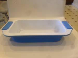 Brand New Oven to Table Loaf Pan with Silicone Handles (Potomac)