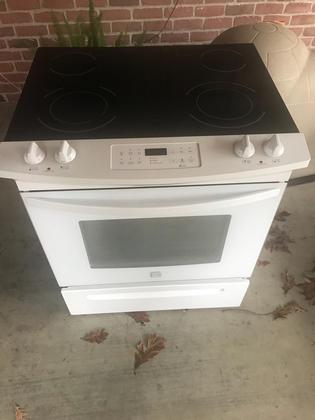 Kitchen Appliances - Refrigerator, Electric Range, Dishwasher, Microwave