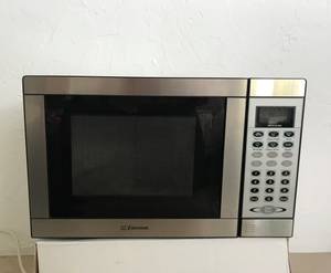 Emmerson Countertop Microwave (Central)