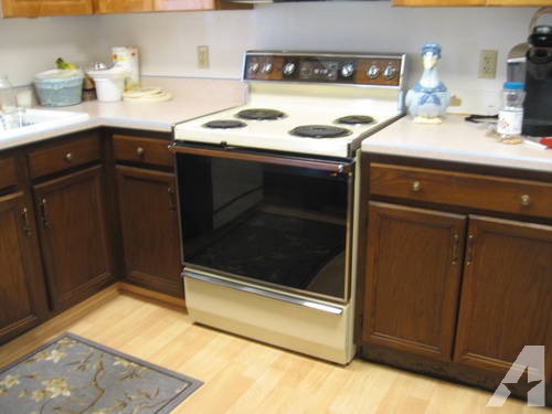 GE Dishwasher, Potscrubber 1200, almond, good condition