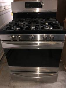 Kenmore Elite Gas Range and Microwave (Oro Valley)