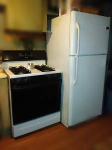 Stove and refrigerator 4 sale (McArthur ohio)