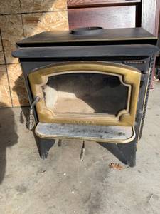Lopi wood stove (Carlton)