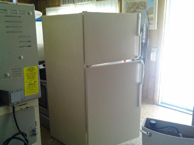 Refrigerator Ge White