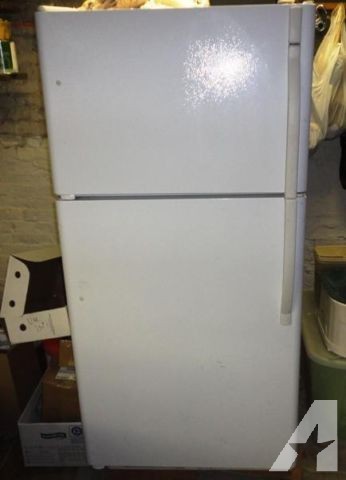 Sears Kernmore 14.8 cu ft Refrigerator, white