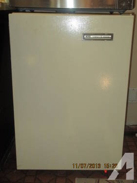 Dorm room size Upright FREEZER