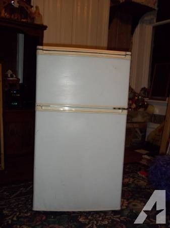 White Mini Refridgerator with Freezer -