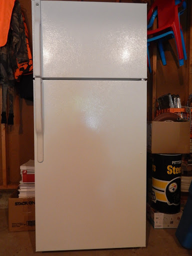 GE 64x28x28 (App. 19 Cubic Ft.) White Refrigerator (Freezer