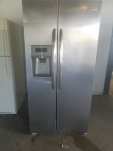Refrigerator 22 Cubic Water and Ice (Millington)
