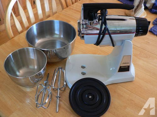 Super Powerful MixMaster Stand/Hand mixer, multiple Use!