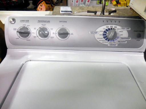 GE 3.5 Cu. Ft. King-size Capacity Washer with Stainless
