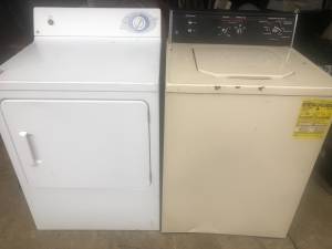 GE WASHER AND DRYER IN EXCELLENT WORKING CONDITION (Brandon)