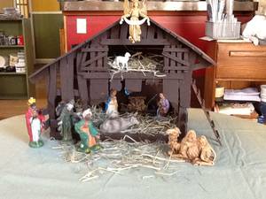 CRESH/NATIVITY SCENE FOR DECORATING OR A GIFT! REDUCED! (19 West 48TH Street)