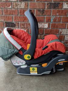 Greco infant car seat & base (Thibodaux)