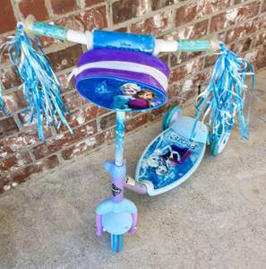 Disney Frozen kids scooter ready to ride (Wylie / E Plano)