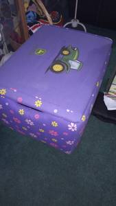 Kids john deere toy box purple like new (Pine Level)