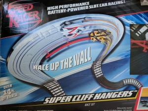 Hot Wheels R/C Speed Racer Super Cliff Hangers Race Slot Car Set (Worcester)