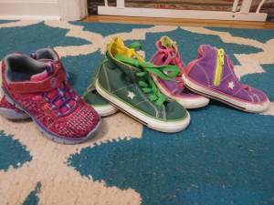 Size 7 girls shoes (Bartlett)