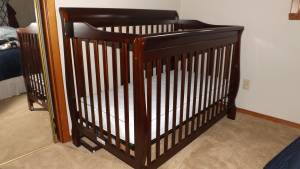 CRIB-Toddler bed...Home, Cottage, GR.ma's house (Little Chute)