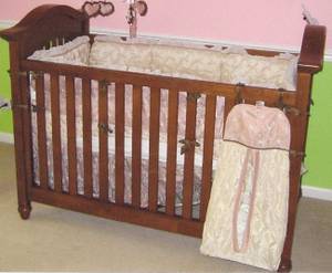 Crib - GRACO Baby Italia & Dresser (Saint Charles)