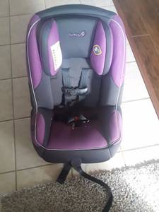 Safety 1st Convertible Carseat (Marlow)
