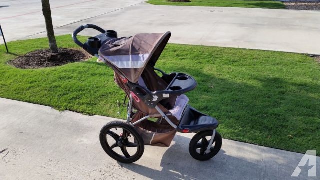 Used Range Jogging Stroller by Baby Trend