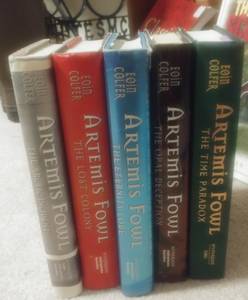 Artemis Fowl 5 books . 4 are 1st printing. 1st edit. 12$ for all 5 (Warwick)