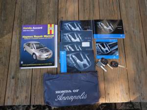 LOOK! Honda Owner & Haynes Repair Manuals, Floormats & 2 Fobs (Ellicott City)