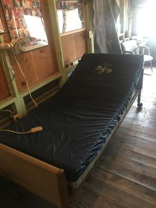 Electric hospital bed