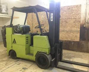10,000+ Lb. Allis Chalmers LP Fork Lift Truck (Waunakee)