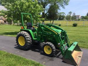 Garage kept 2008 John Deere 3005 Diesel Tractor Clean