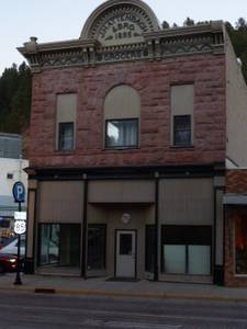 DEADWOOD COMMERCIAL BUILDING /WITH APT FOR SALE (79 SHERMAN St.)