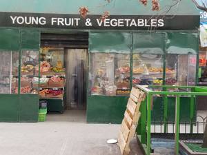 Fruits, vegetables grocery market (3960 whiteplains rd)