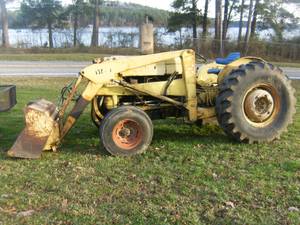 3400 Ford Tractor (Daingerfield)