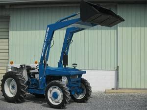 1985 Ford 4610 Tractor with loader--HP: 52 engine.FOR SALE!