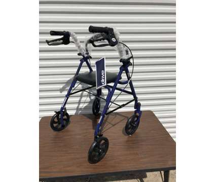 Walker Drive Medical Four Wheel Rollator Fold Up w/ Seat Casters NEW