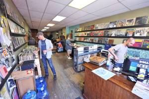 Beautiful World Records-Buying/Selling Record and CD Collections (SOUTH PHILLY)
