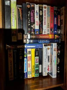 Lot of ~35 VHS, Disney, Collectible (kemah)