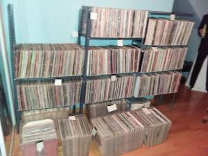Vinyl 33.3 Album Collection 2,543 Units Disco-Motown (Midway Airport area)